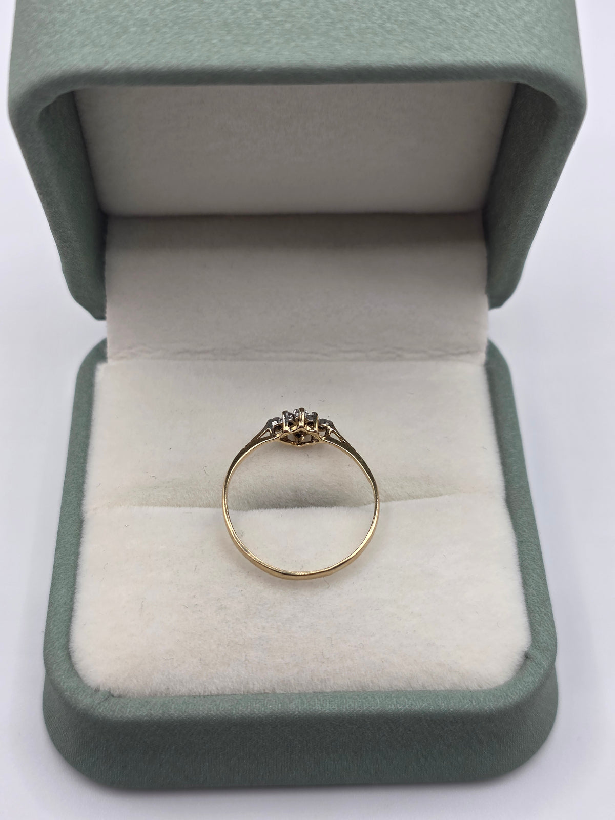 9ct gold diamond ring