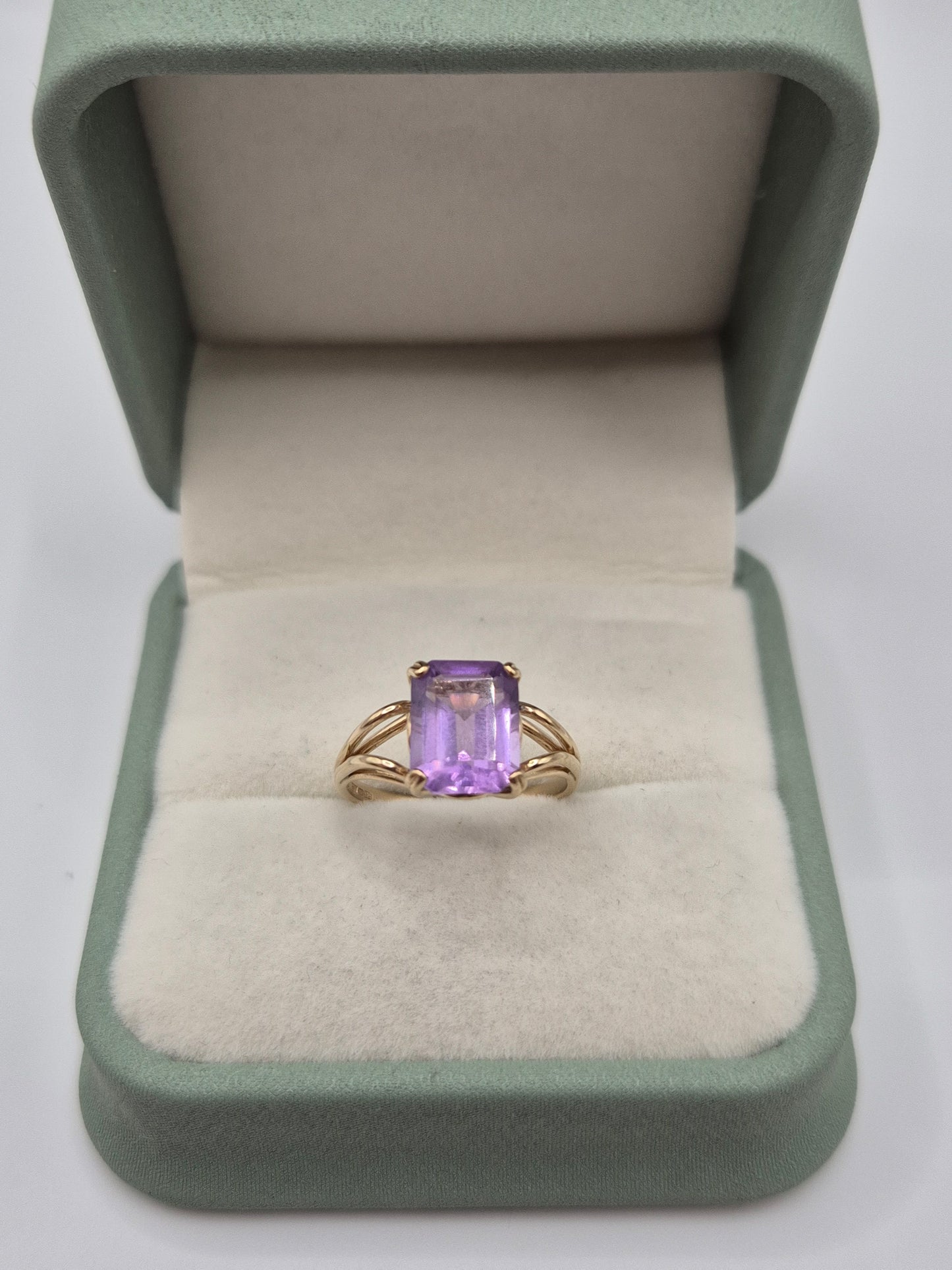 9ct gold amethyst ring