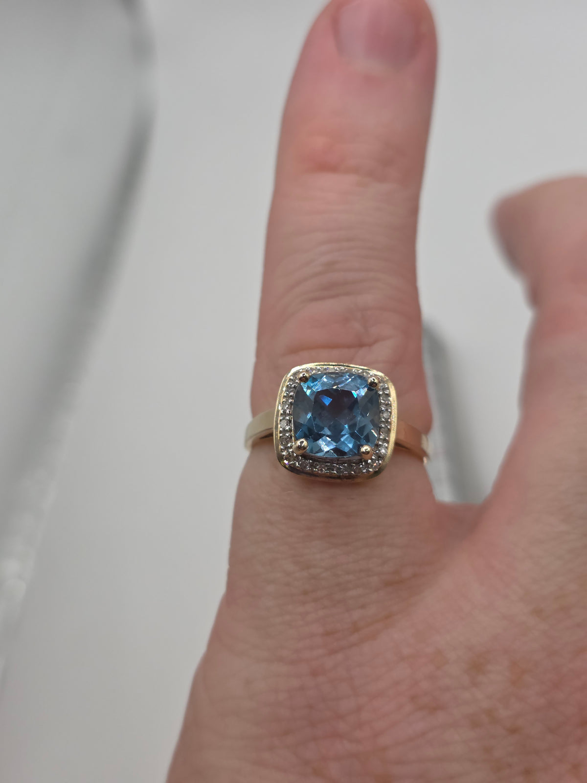 9ct gold topaz and diamond ring
