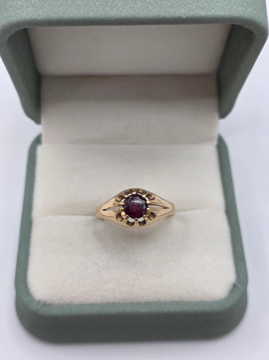 Vintage 9ct gold garnet gypsy ring