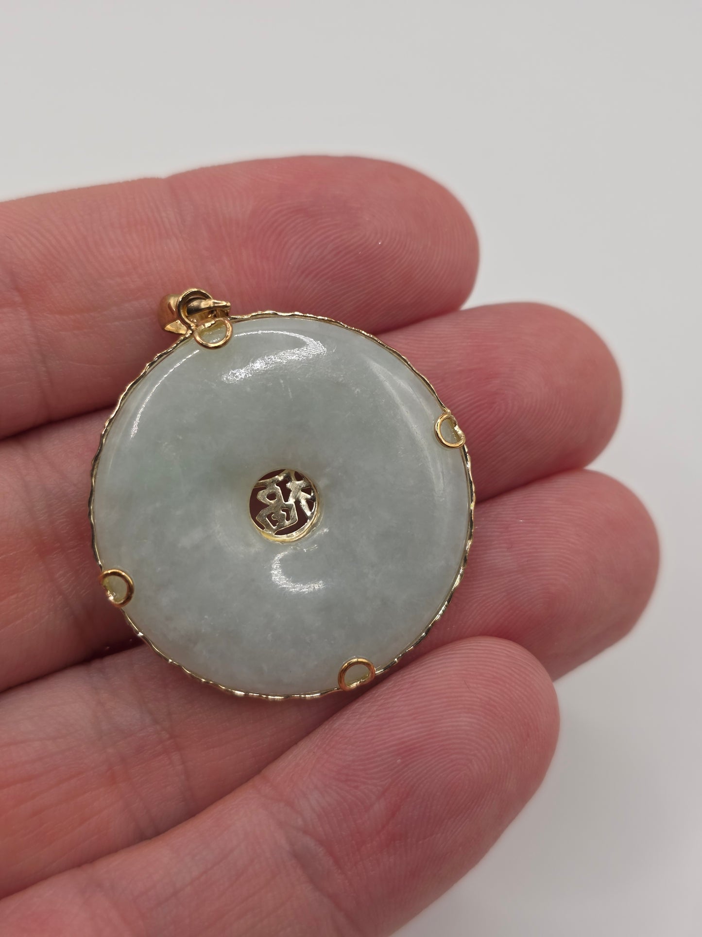 14ct gold jade pendant