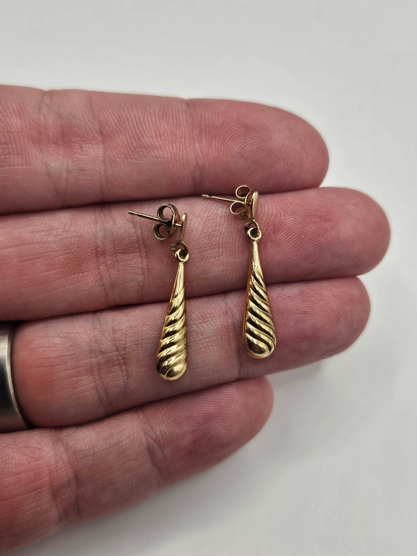 9ct gold drop earrings