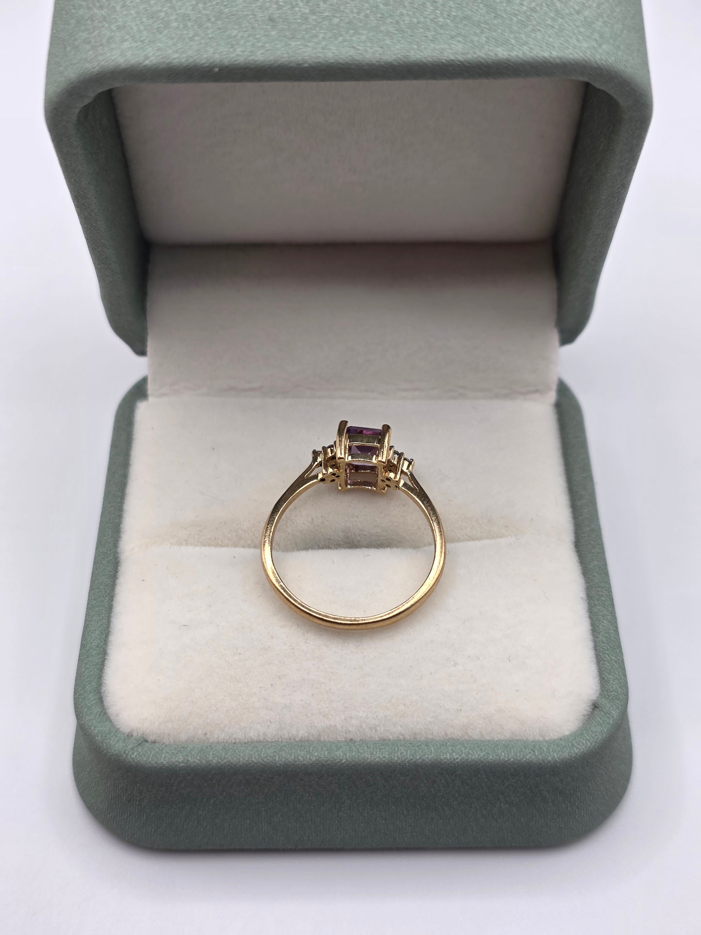 9ct gold amethyst and diamond ring