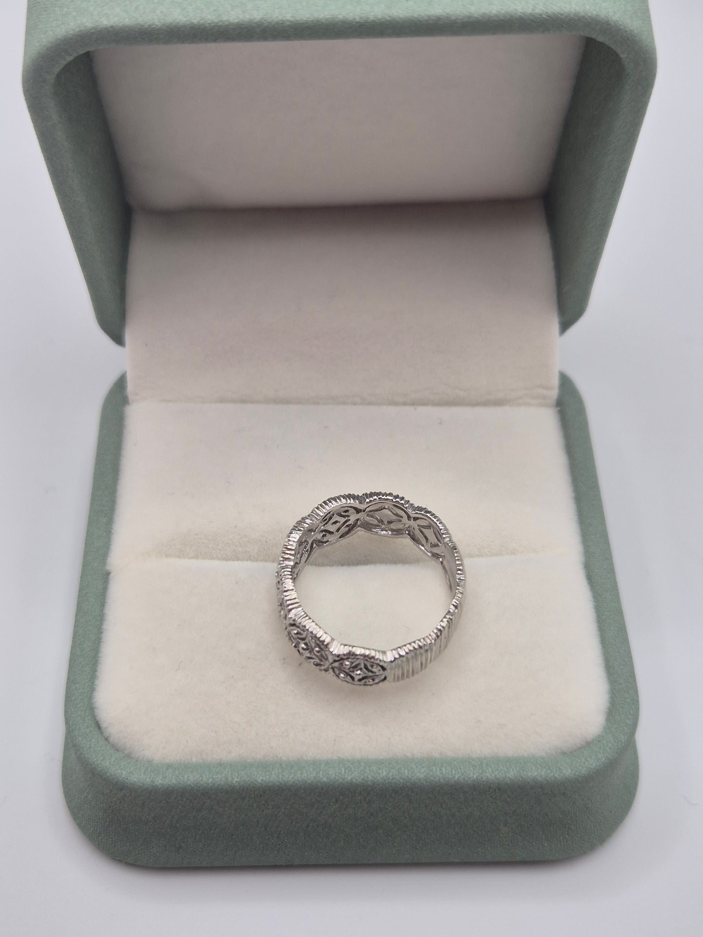 9ct white gold diamond ring
