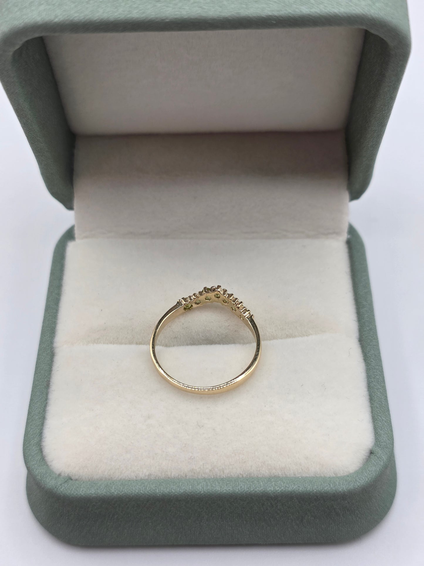 9ct gold peridot wishbone ring