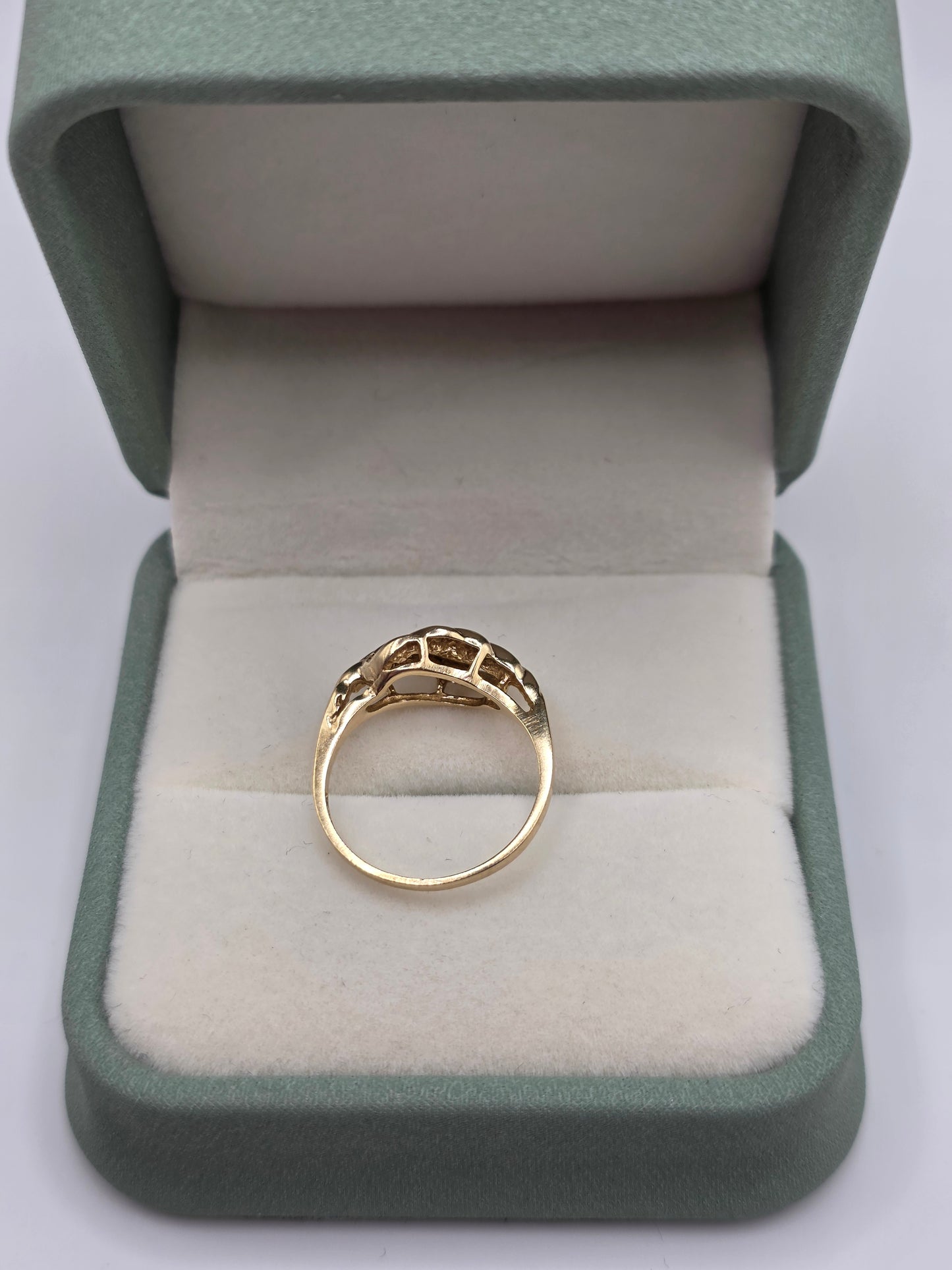 9ct gold ring
