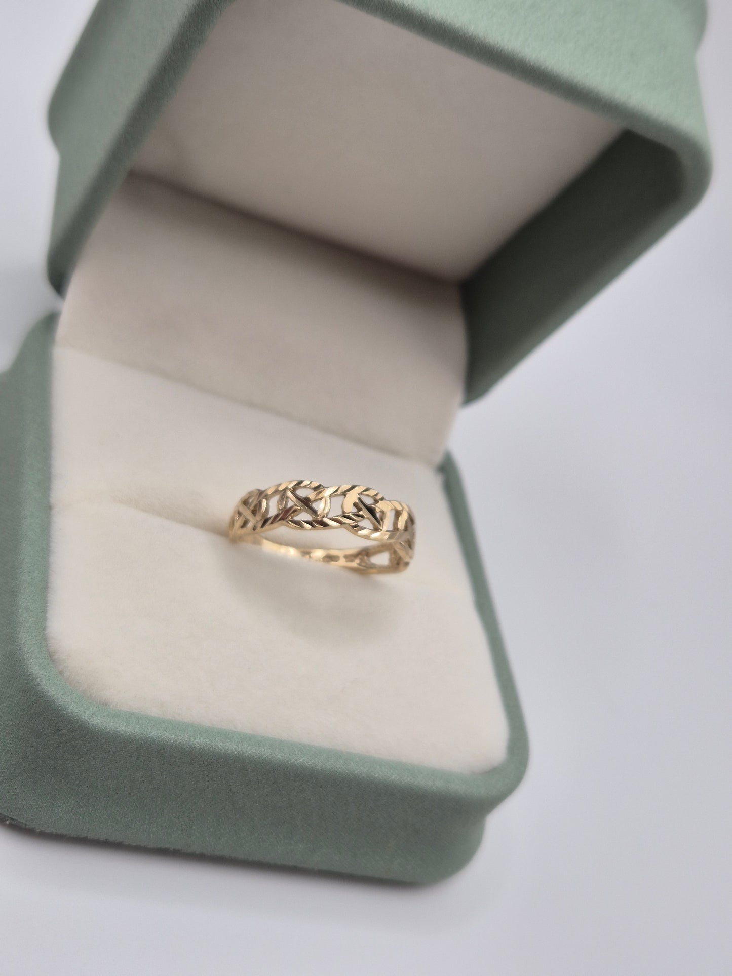 9ct gold ring