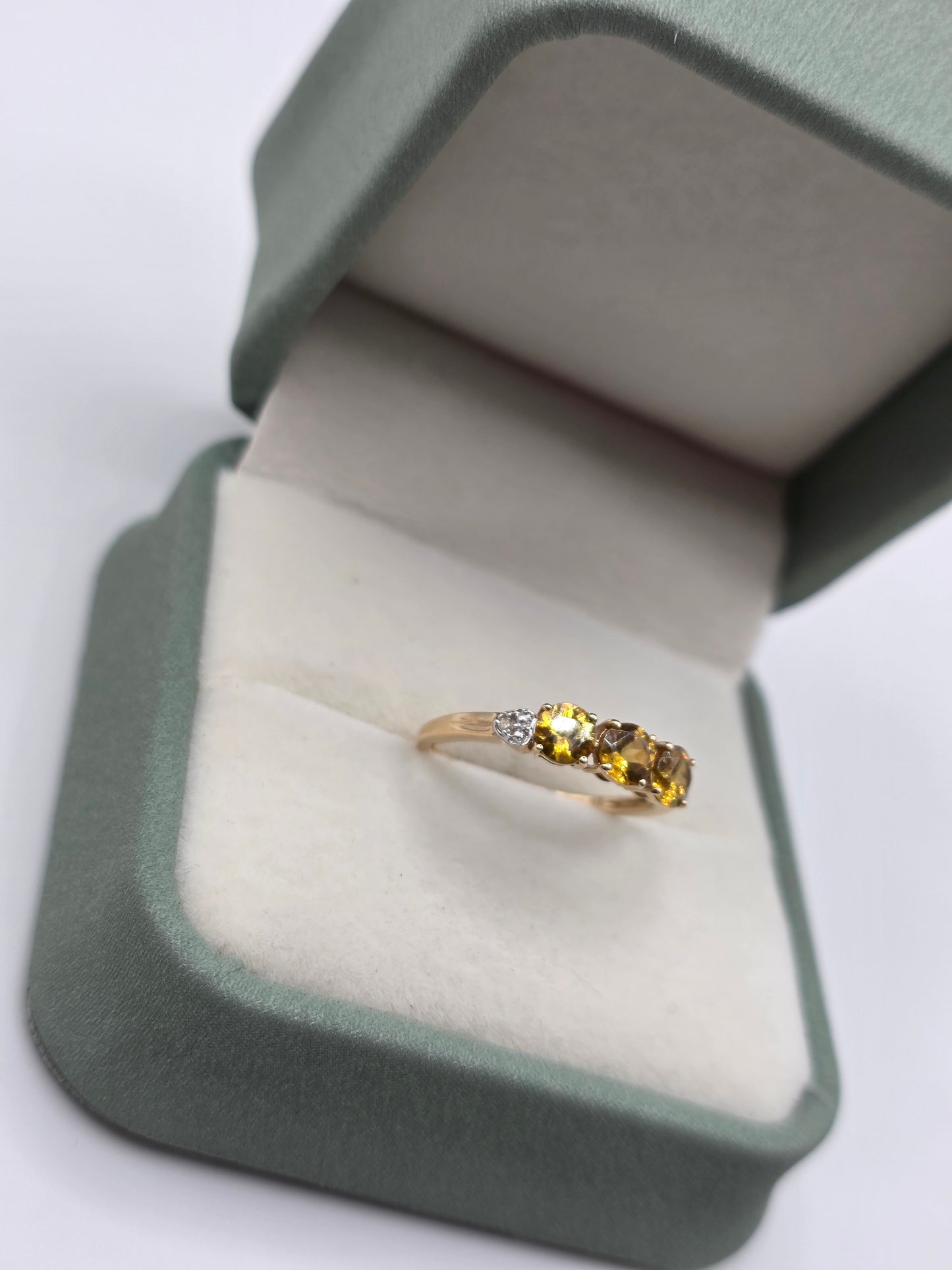 9ct gold quartz and diamond ring