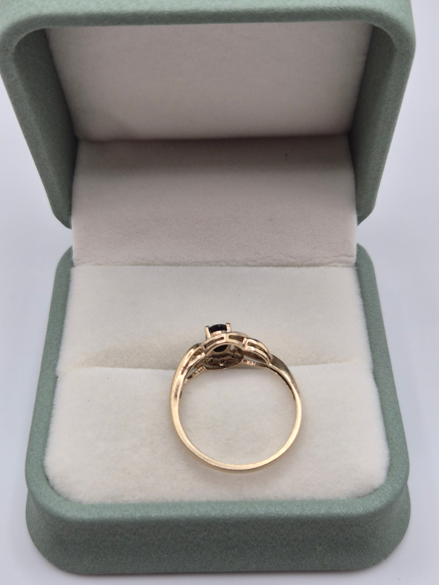 9ct gold sapphire and diamond ring