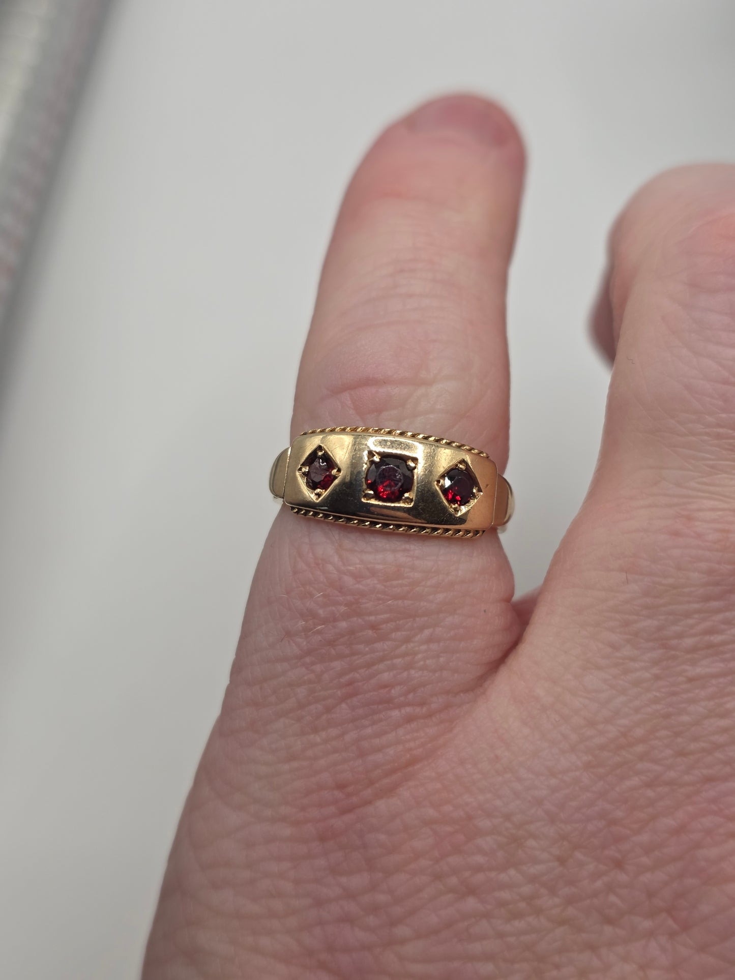 9ct gold garnet gypsy ring