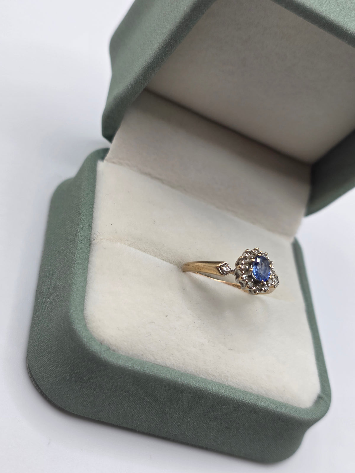 9ct gold sapphire and diamond ring