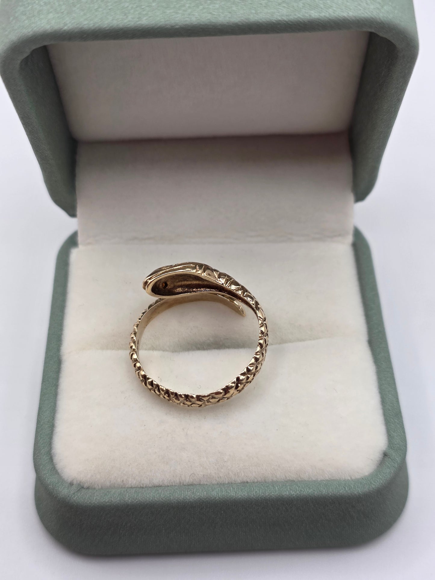 9ct gold garnet snake ring