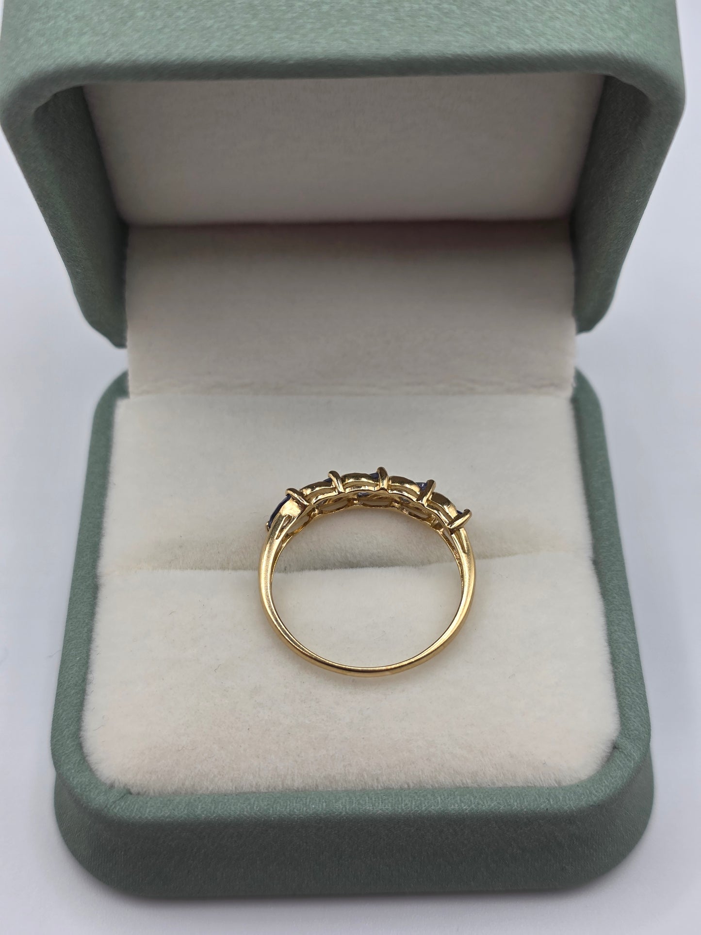 9ct gold tanzanite and diamond ring