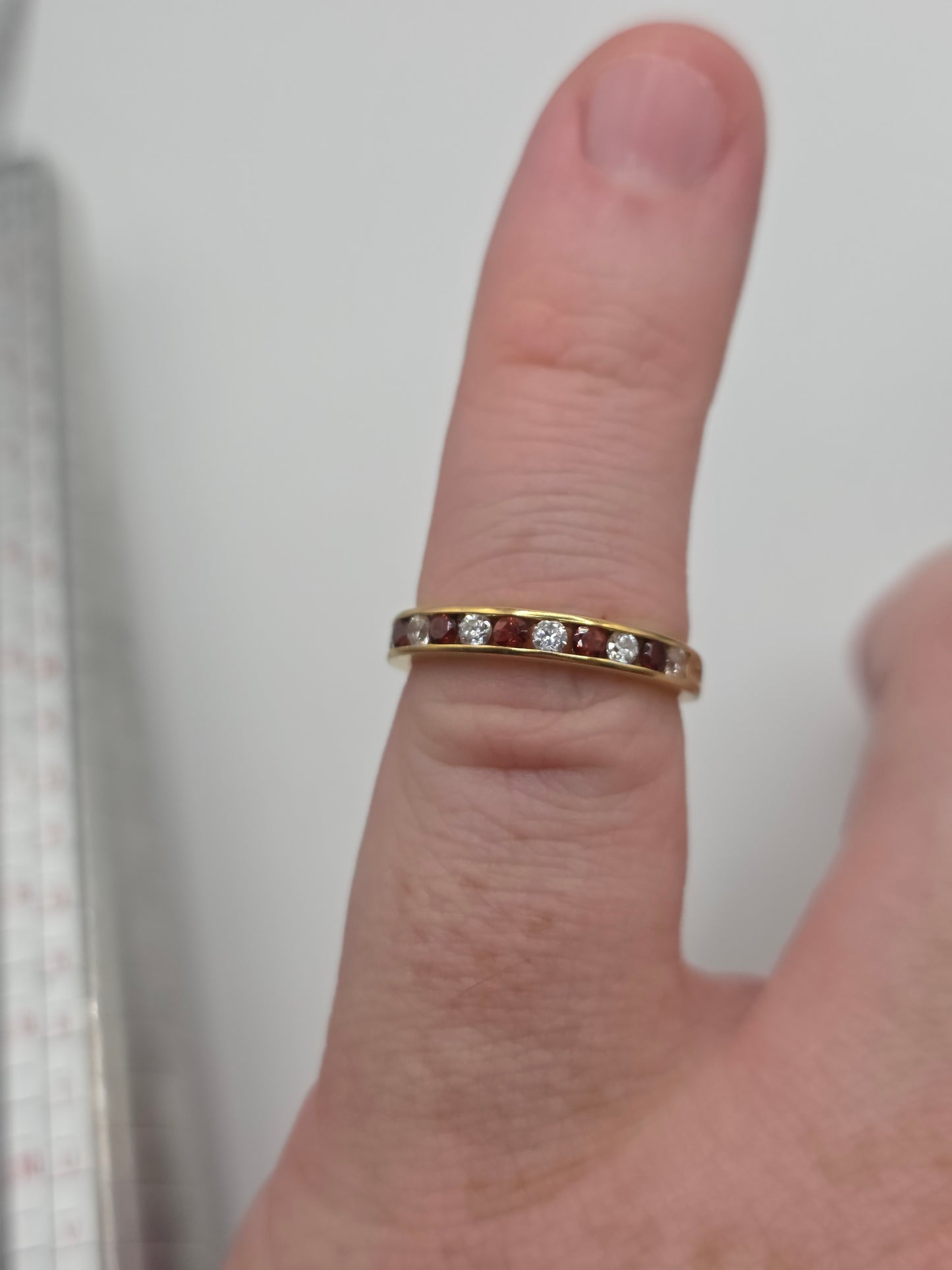 9ct gold garnet and cz ring