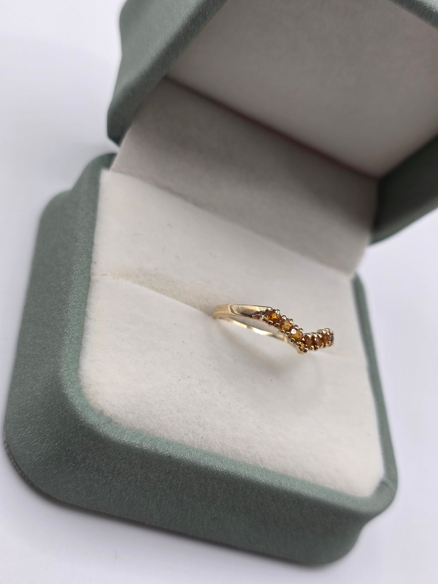 9ct gold citrine wishbone ring