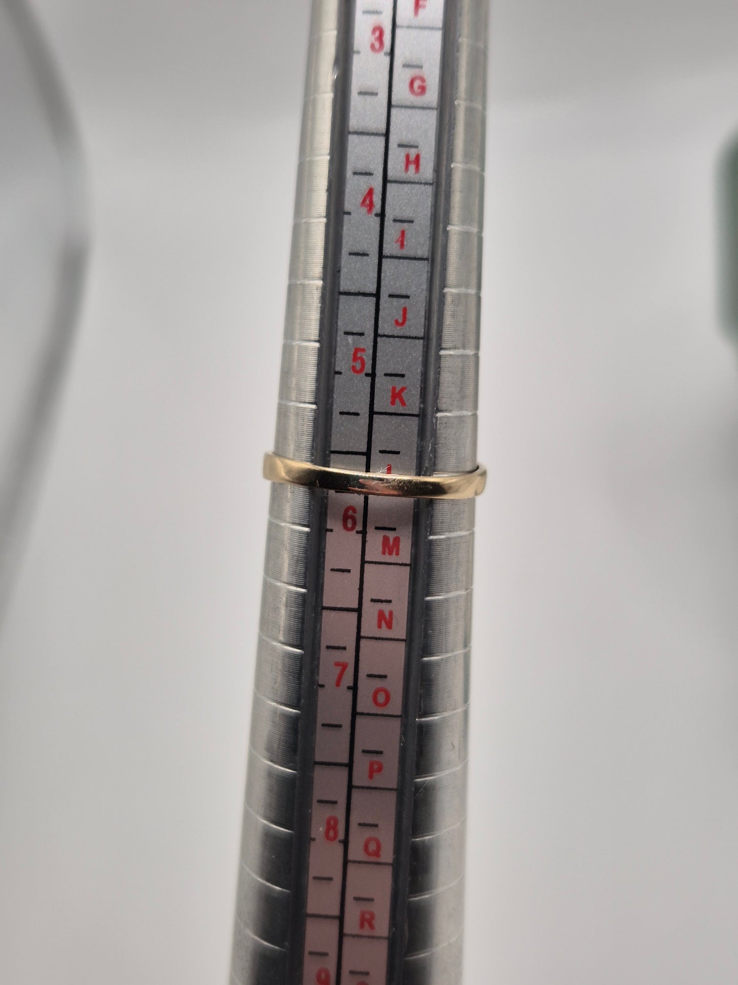 9ct gold sapphire and diamond ring