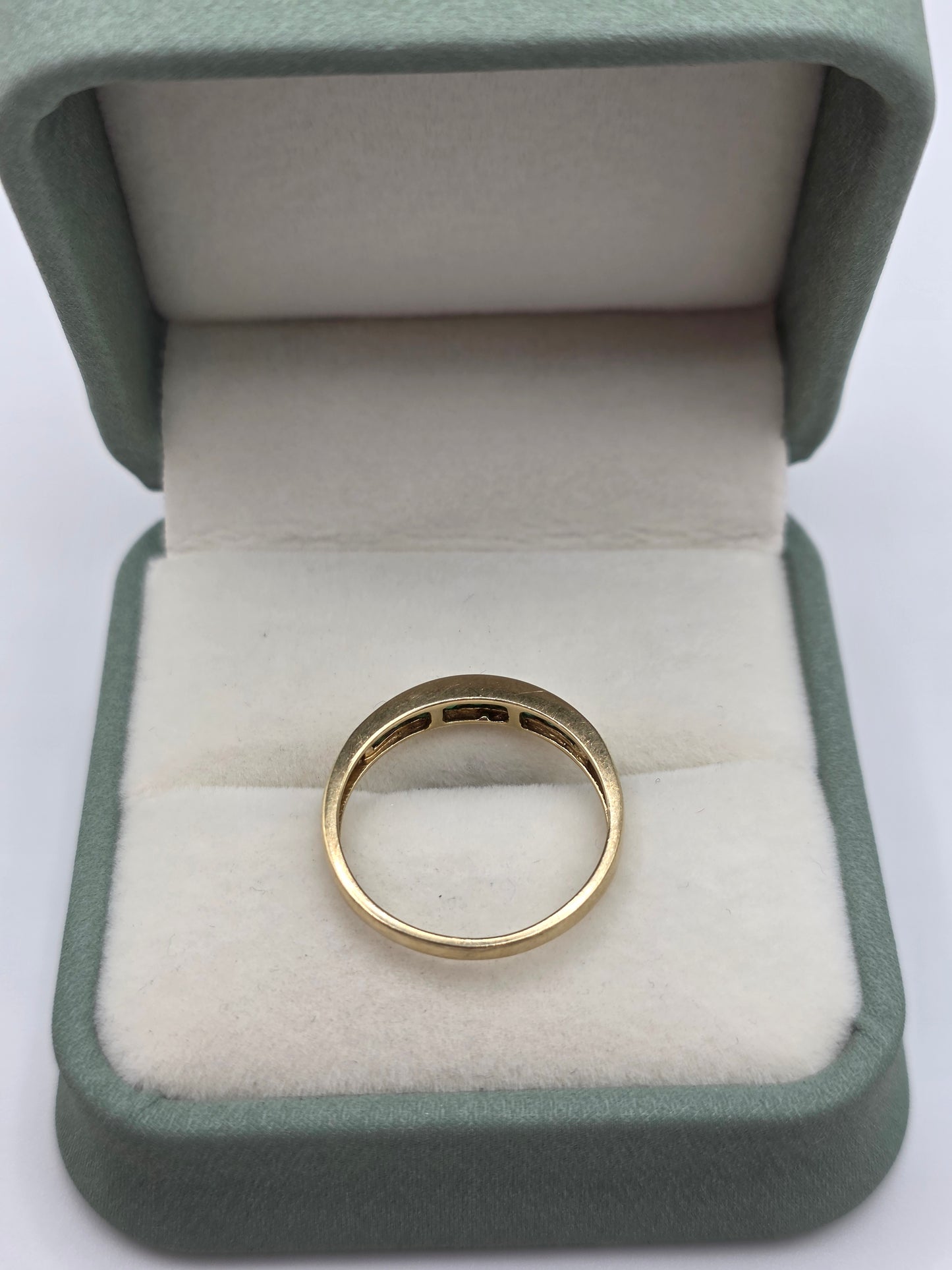 9ct gold emerald ring
