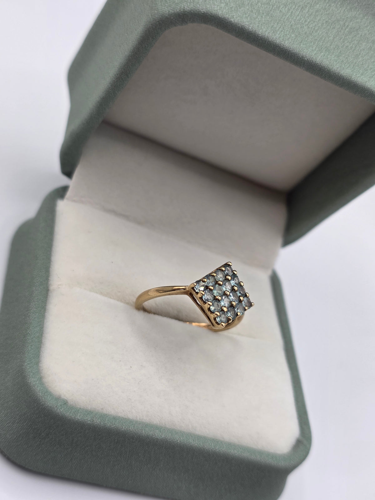 9ct gold alexandrite ring