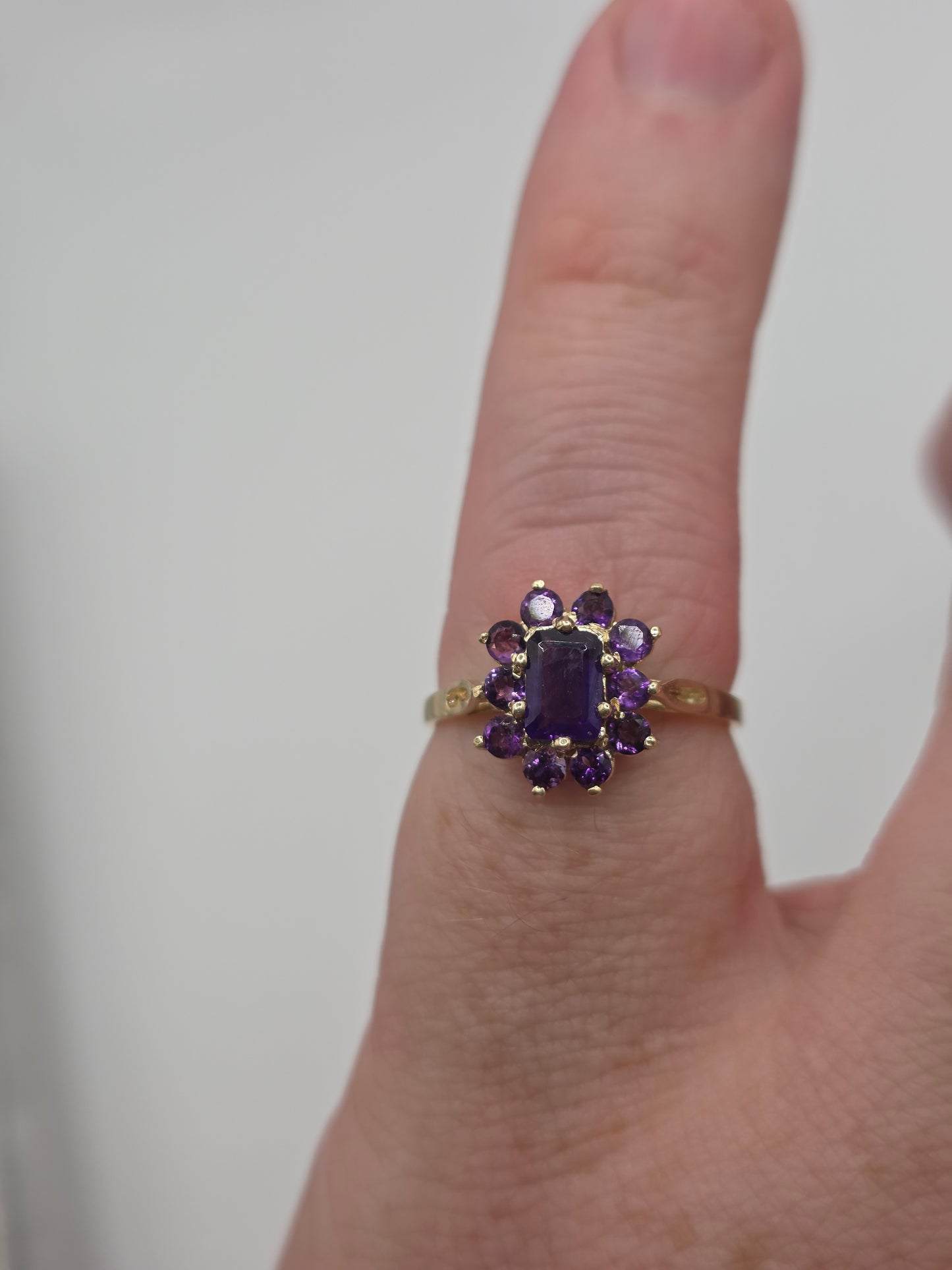 9ct gold amethyst cluster ring