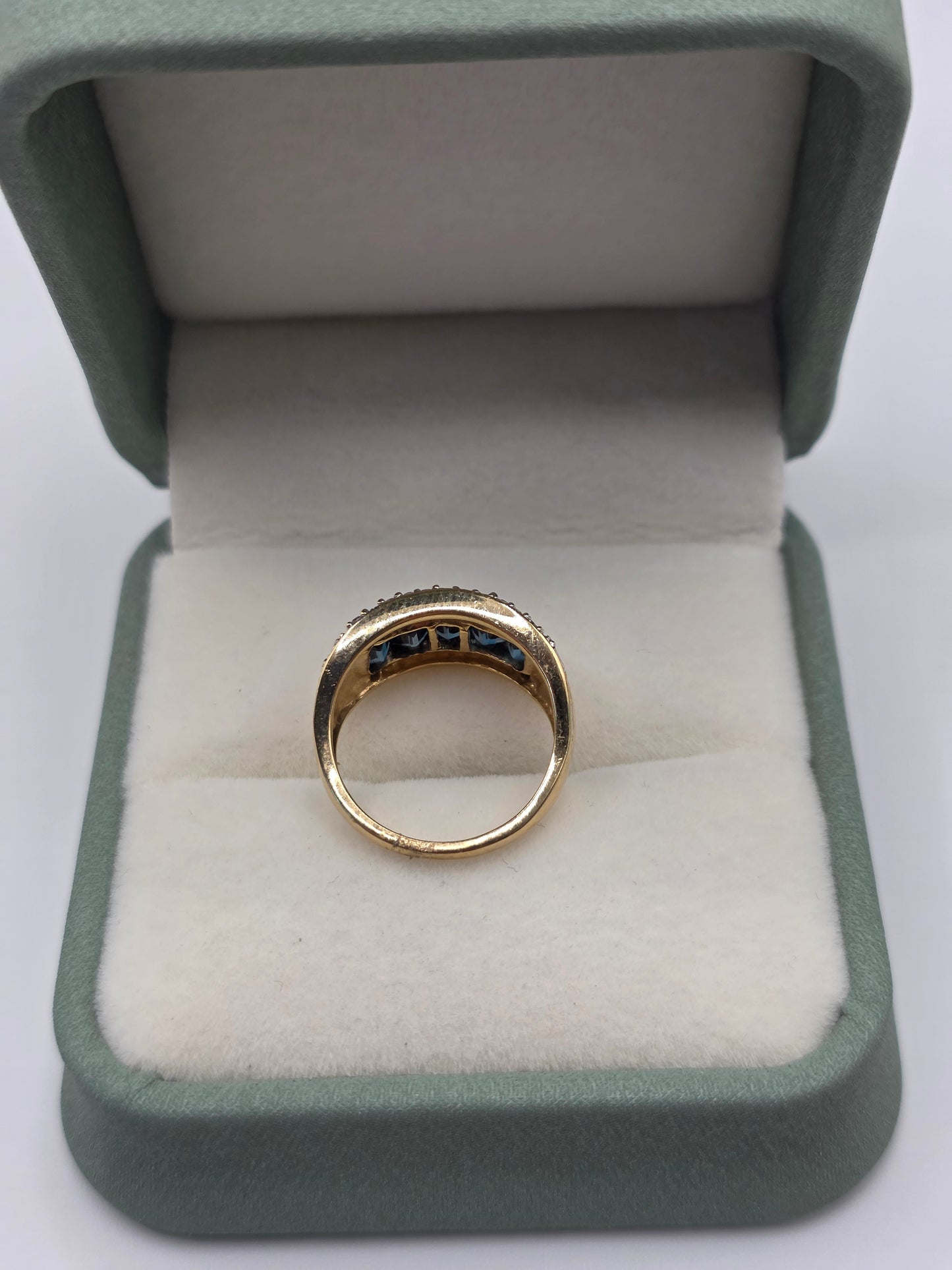 9ct gold topaz and diamond ring