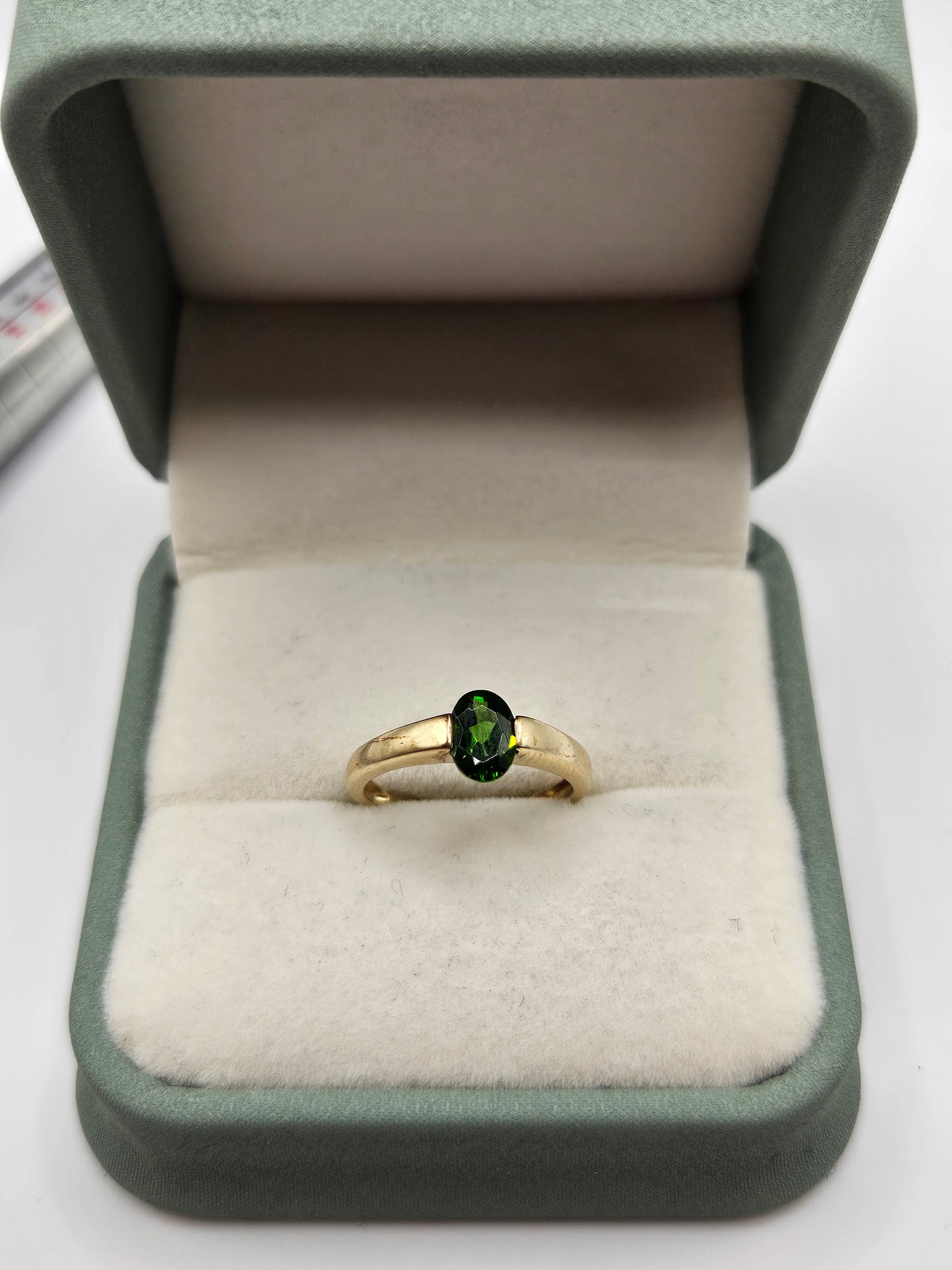 9ct gold diopside ring