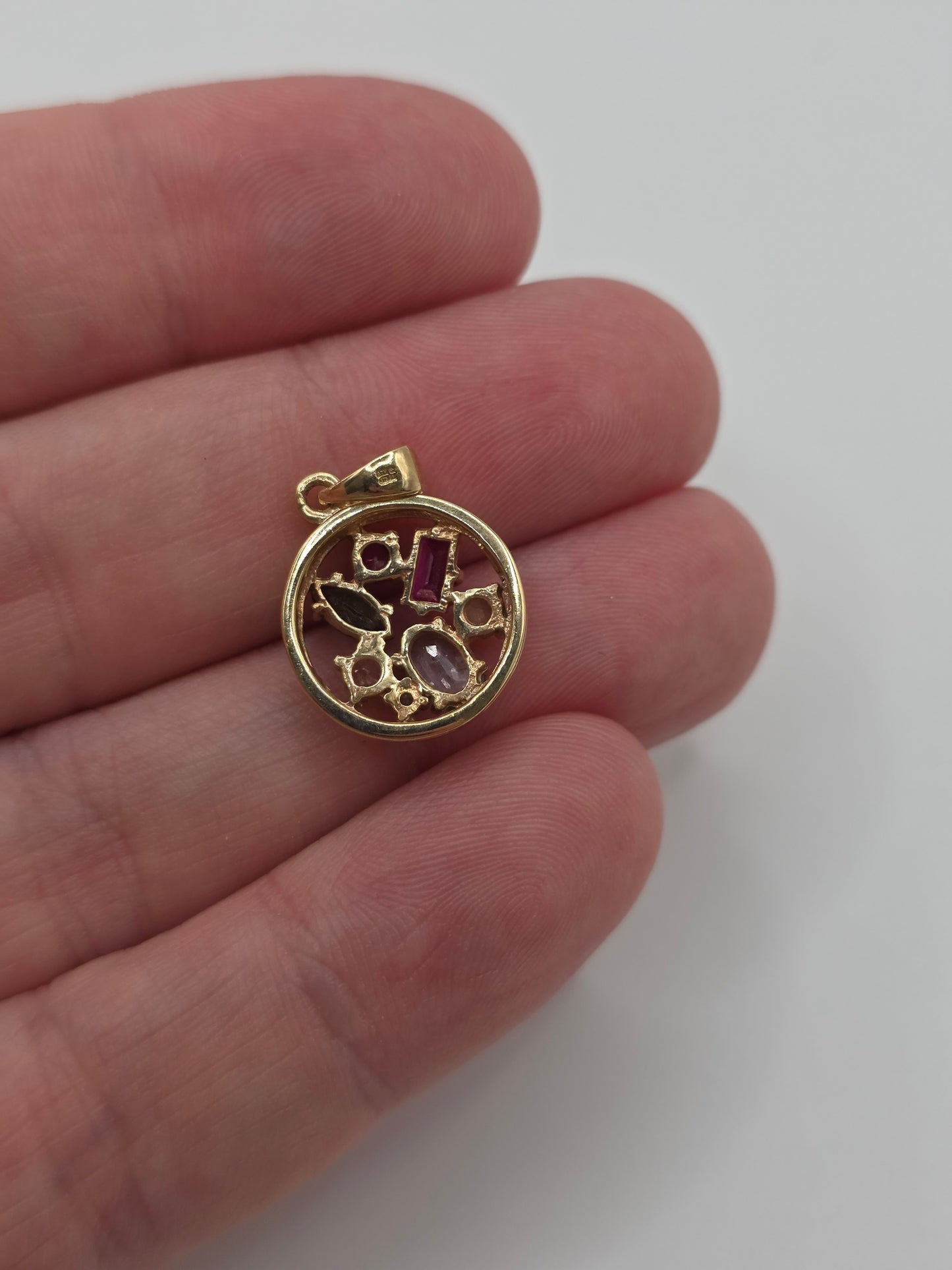 9ct gold multigem pendant