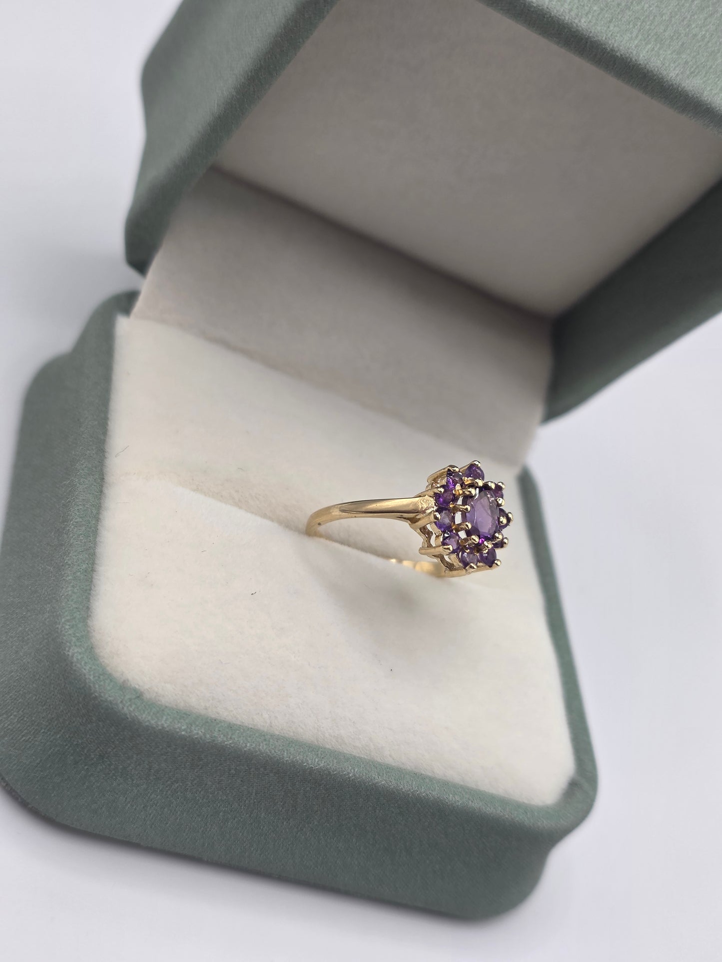 9ct gold amethyst cluster ring