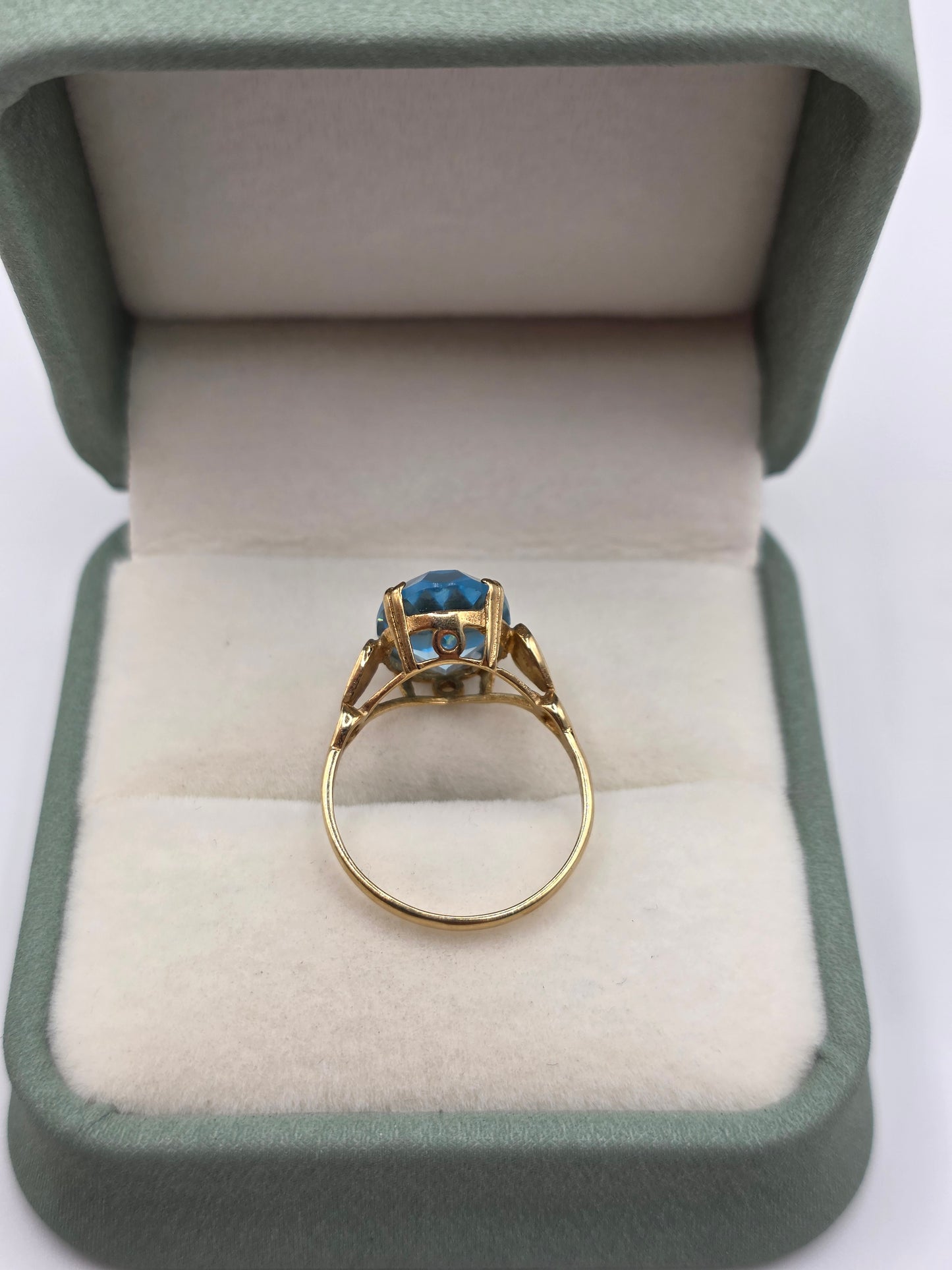 9ct gold blue cz ring