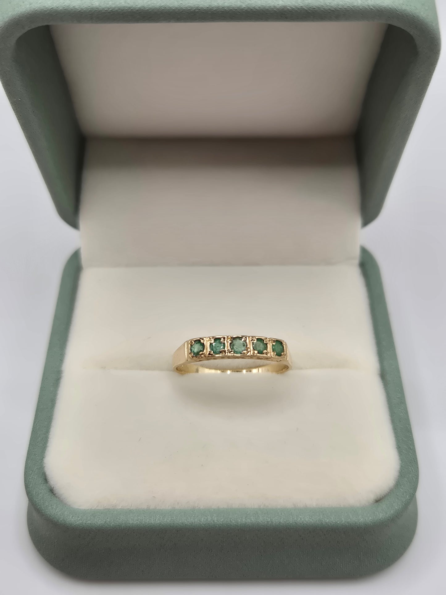 9ct gold emerald ring