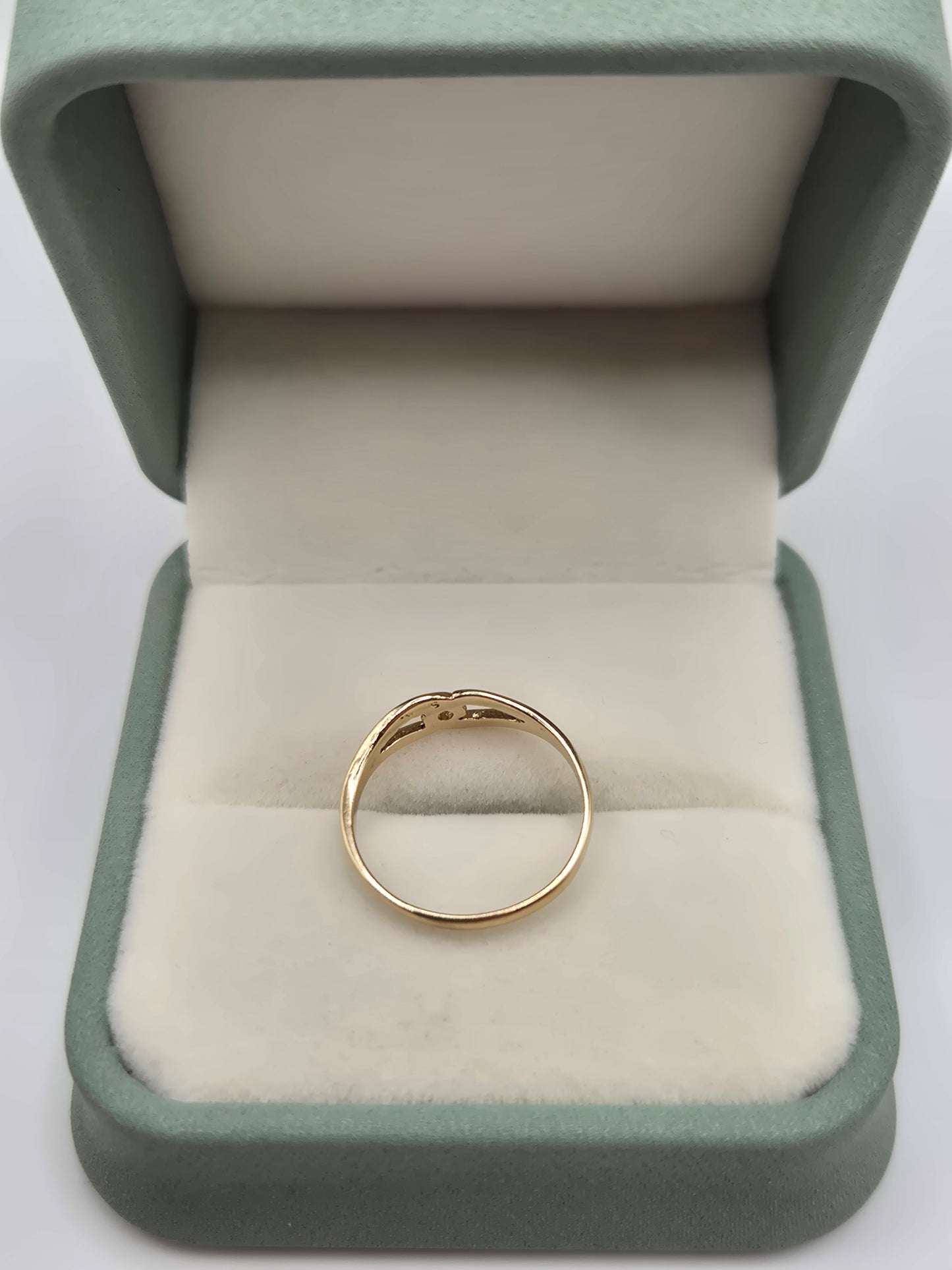 9ct gold ring