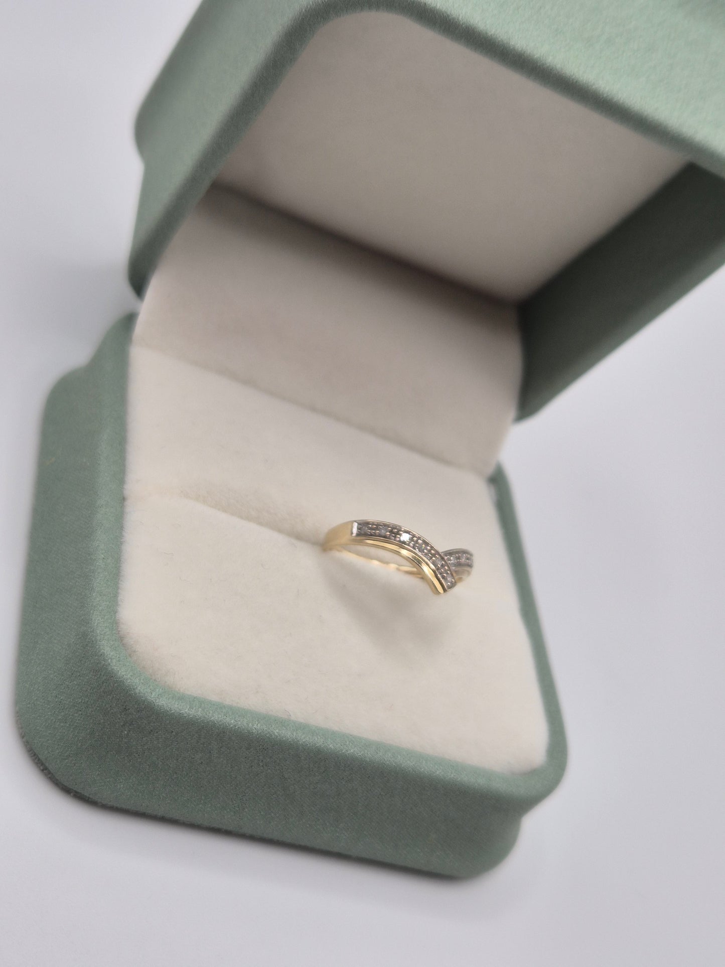 9ct gold diamond wishbone ring
