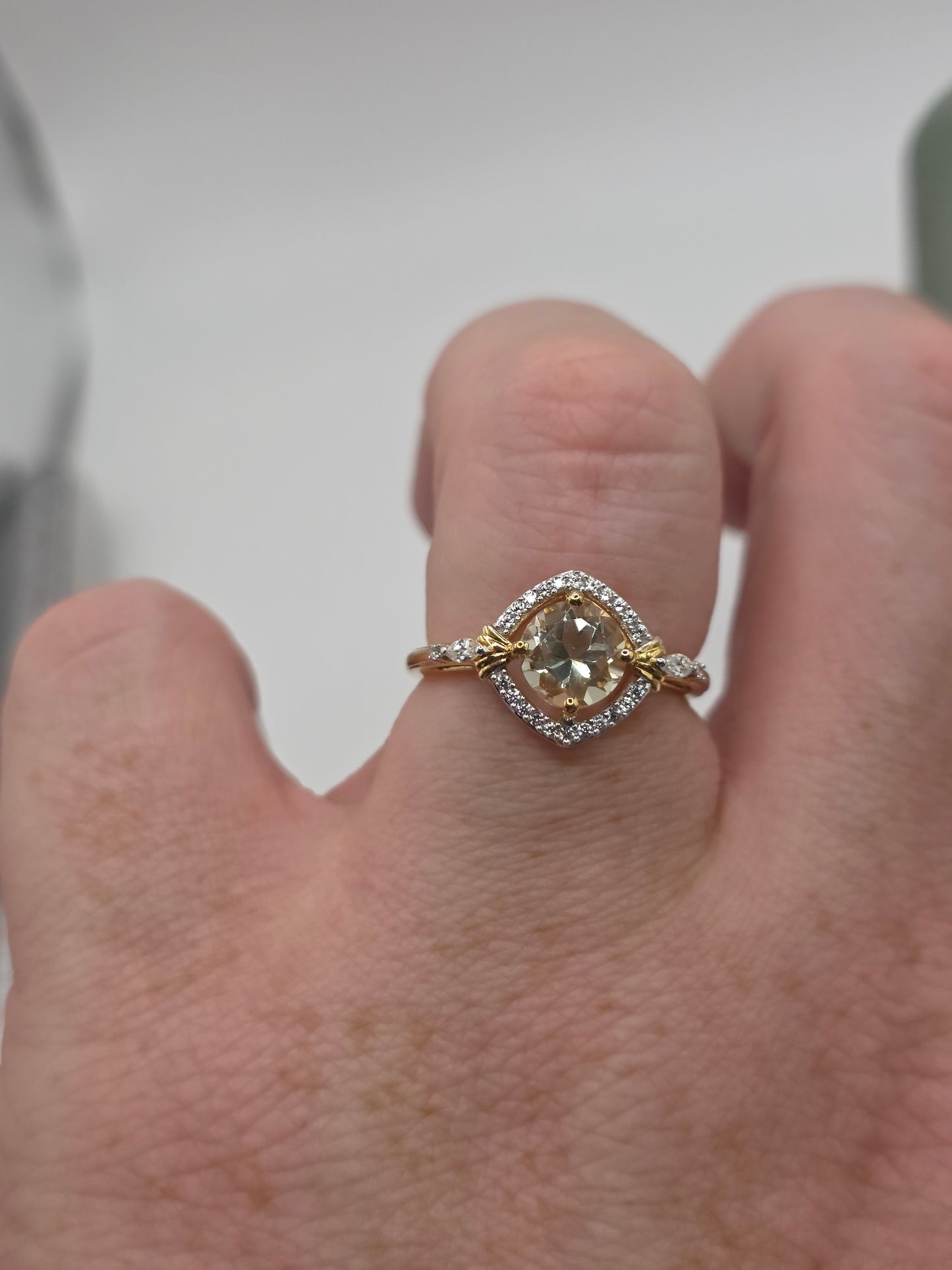9ct gold quartz and zircon ring
