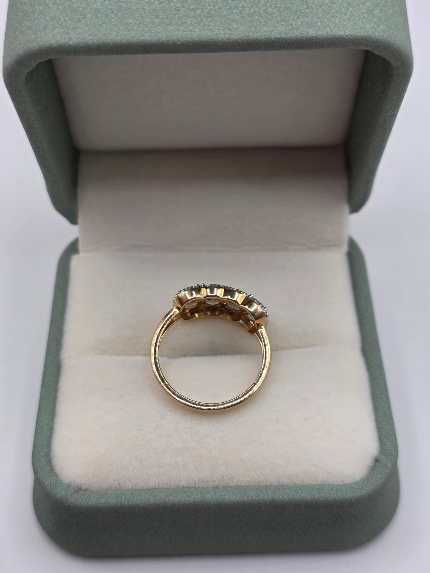 9ct gold topaz ring