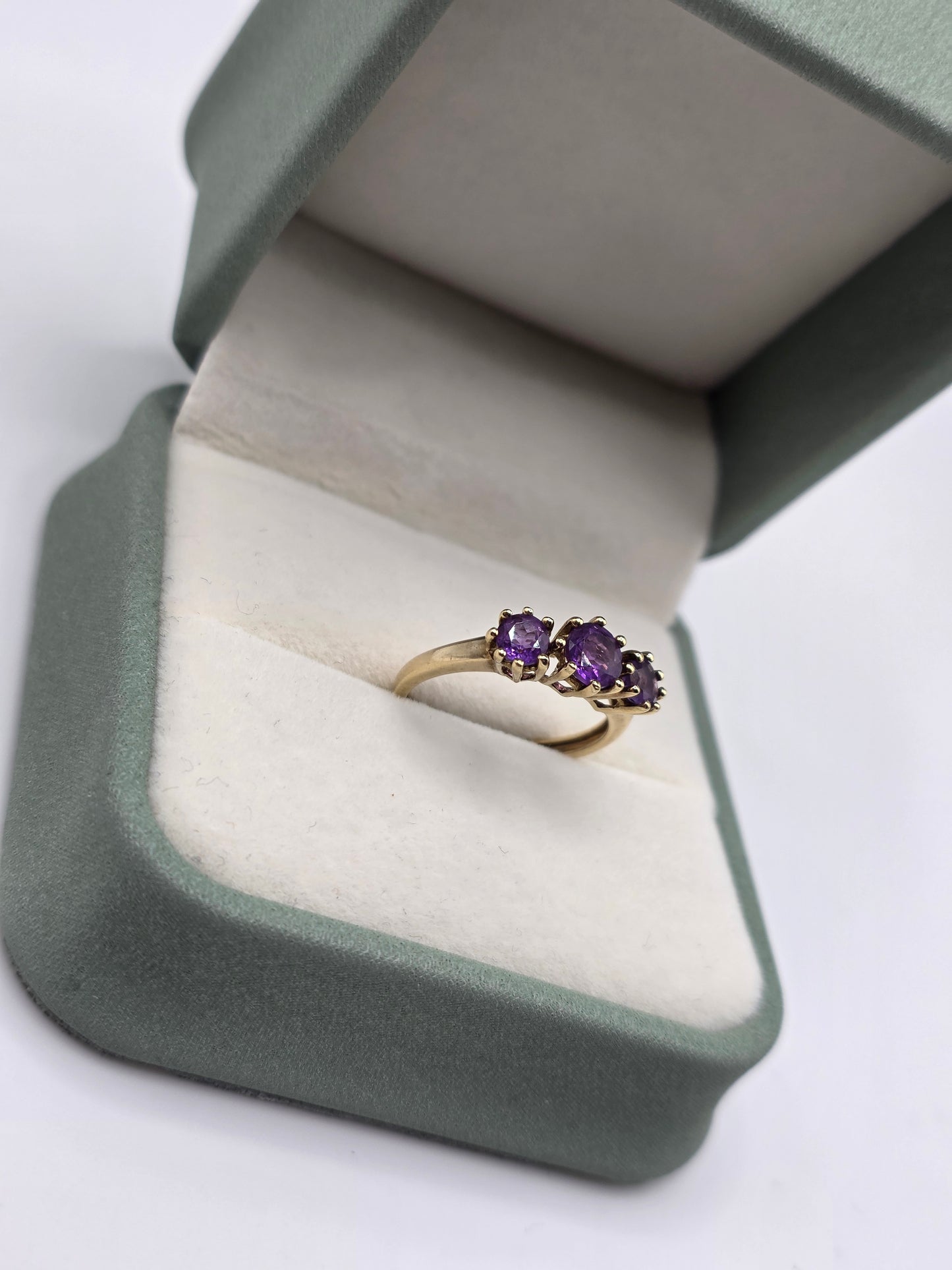 9ct gold amethyst ring