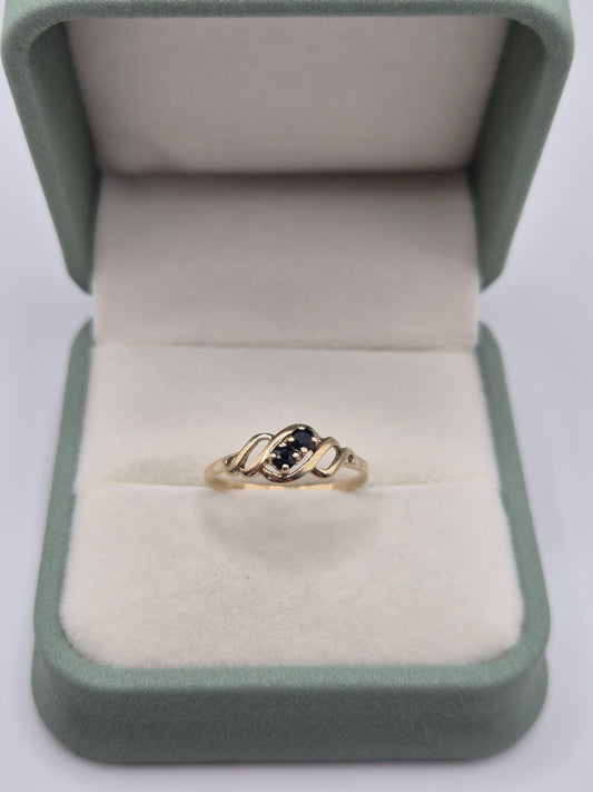 9ct gold sapphire ring