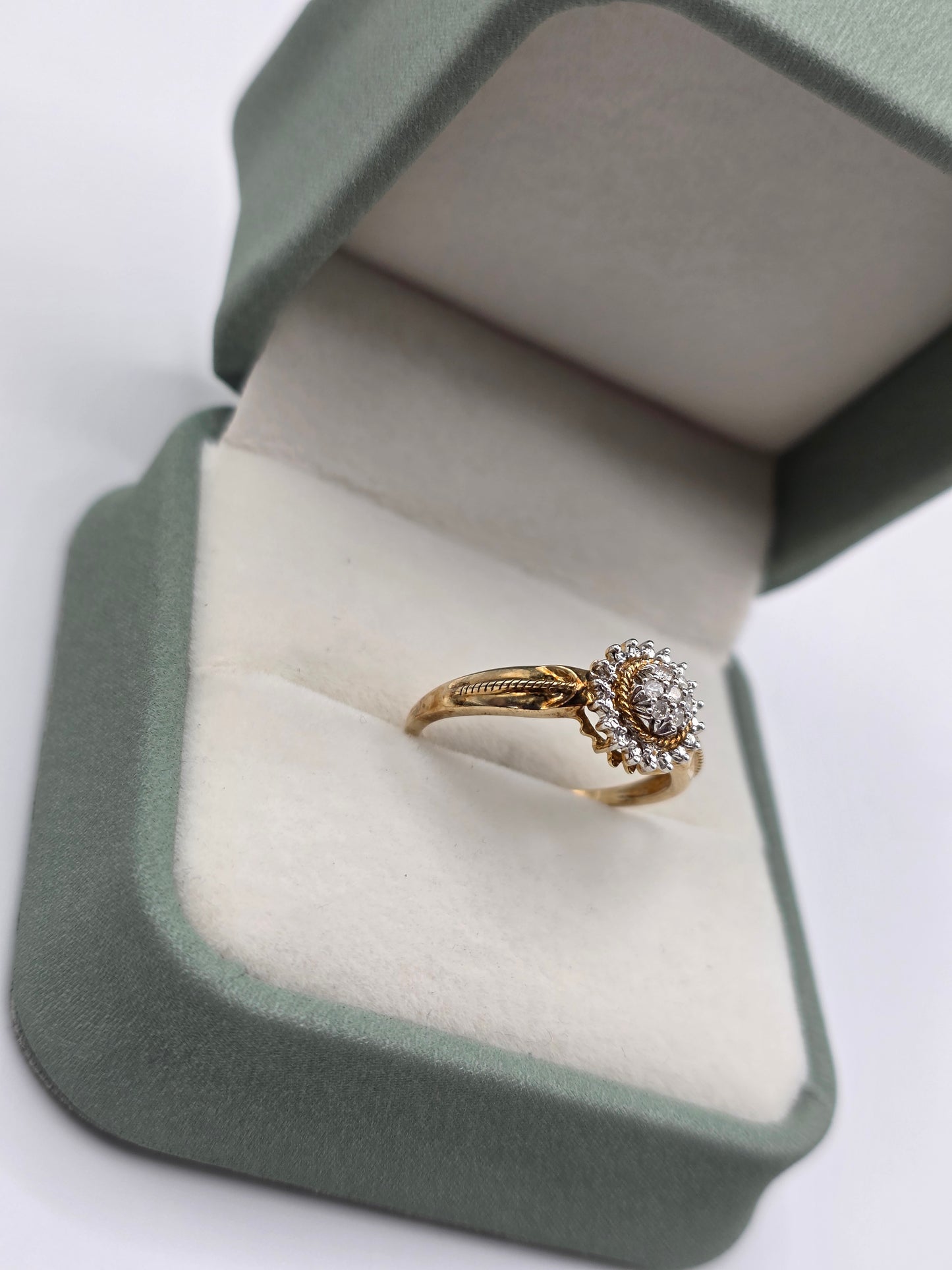 9ct gold diamond ring