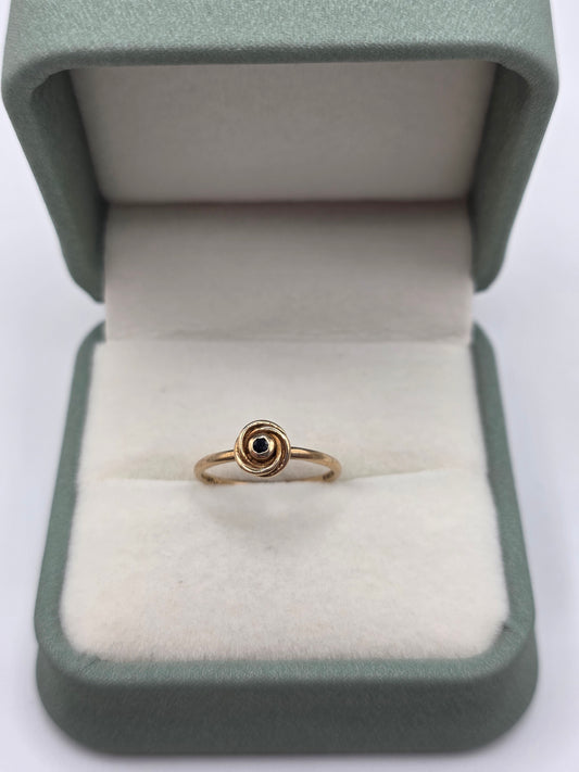 9ct gold sapphire ring
