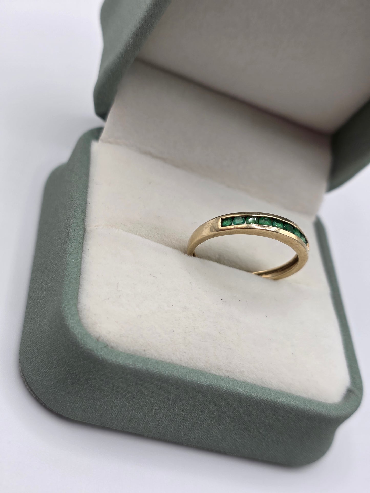9ct gold emerald ring