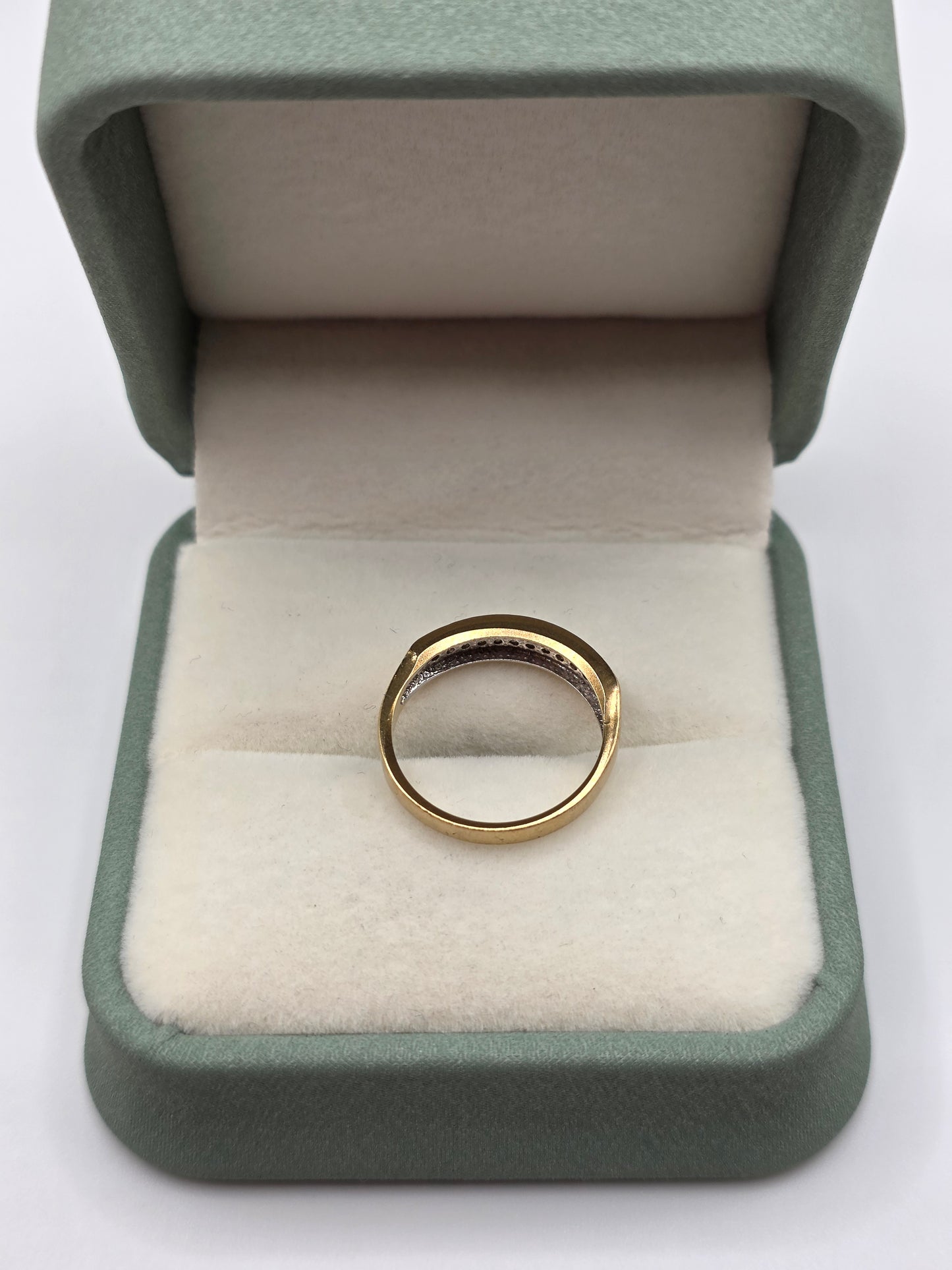 9ct gold diamond ring