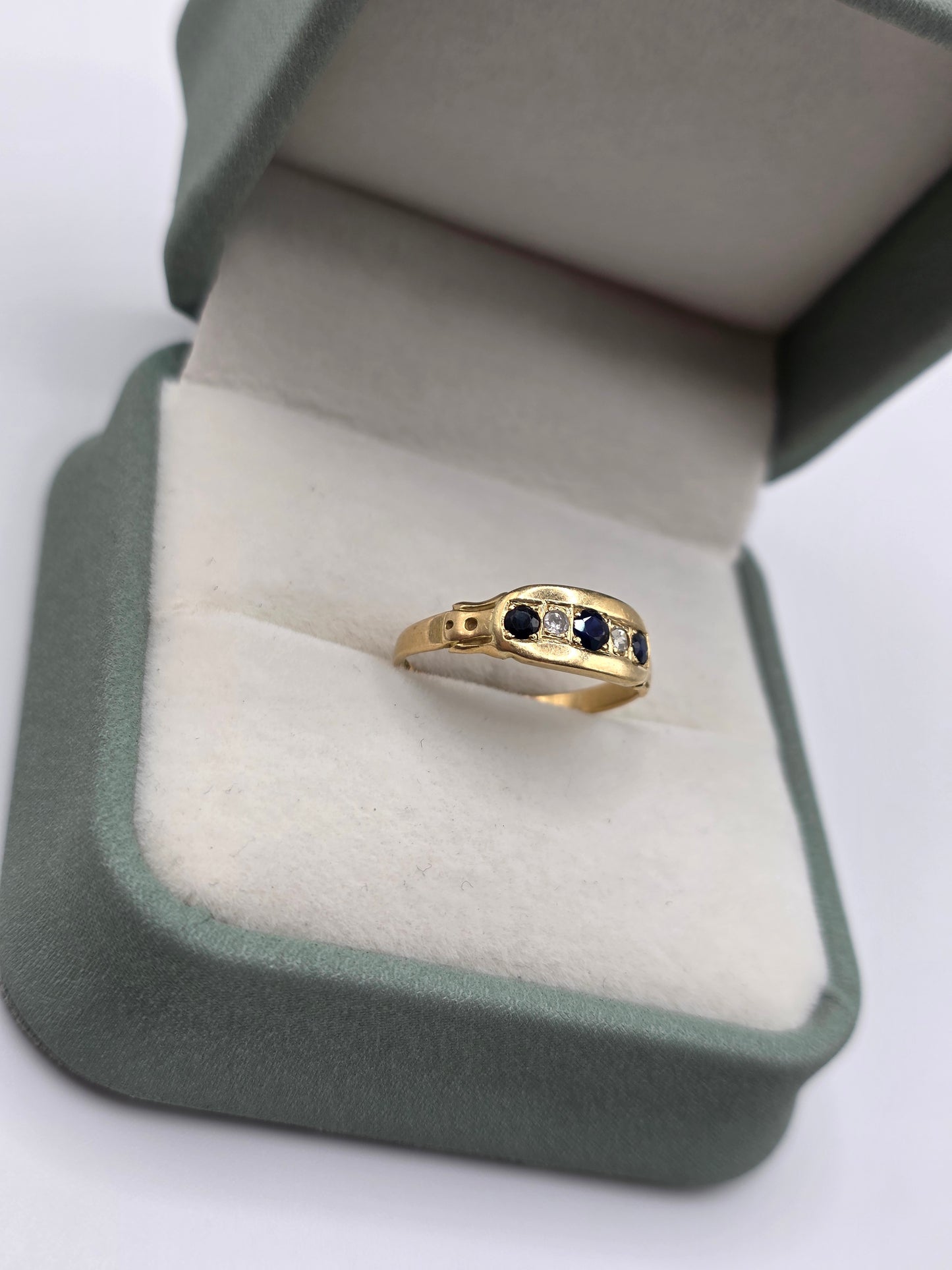 Antique 18ct gold sapphire and diamond ring