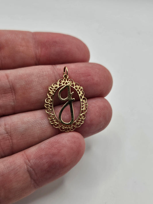 9ct gold initial J pendant