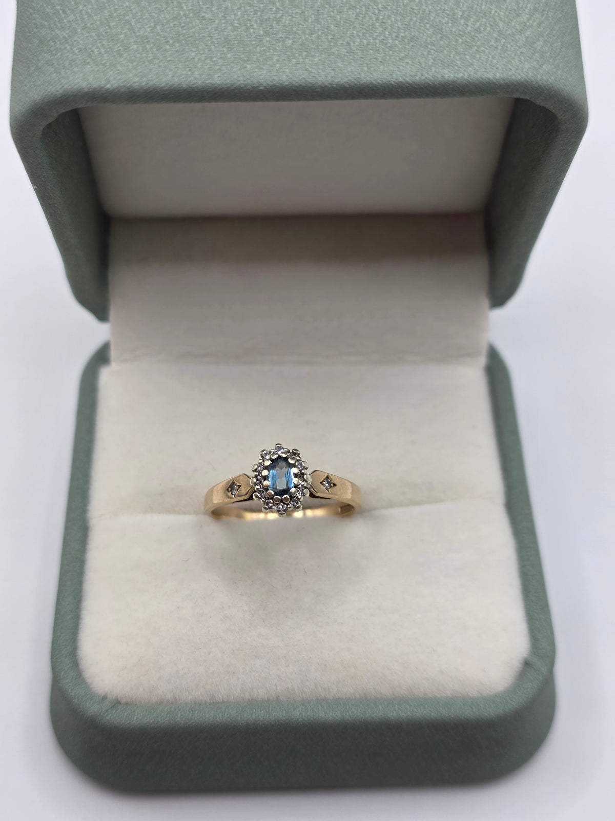 9ct gold topaz and diamond ring