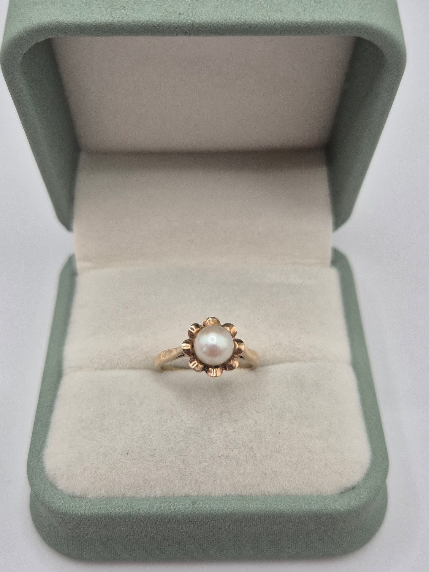 Vintage 9ct gold pearl ring