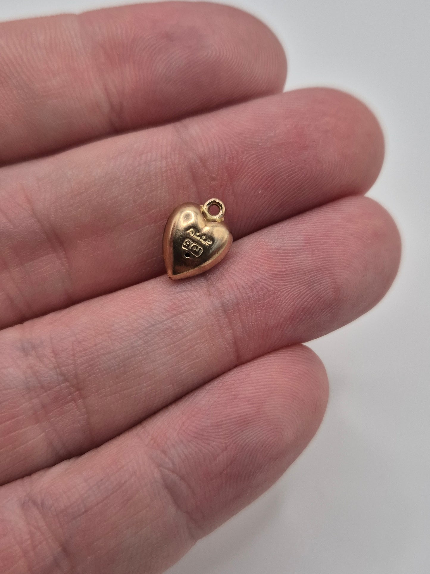 9ct gold puffed heart charm