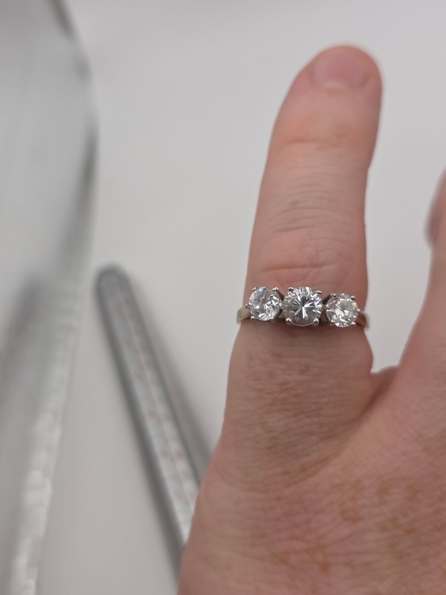 9ct gold cz ring