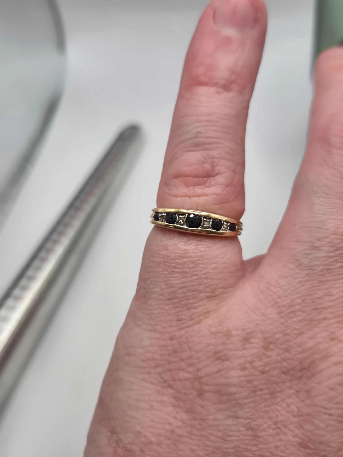 9ct gold sapphire and diamond ring