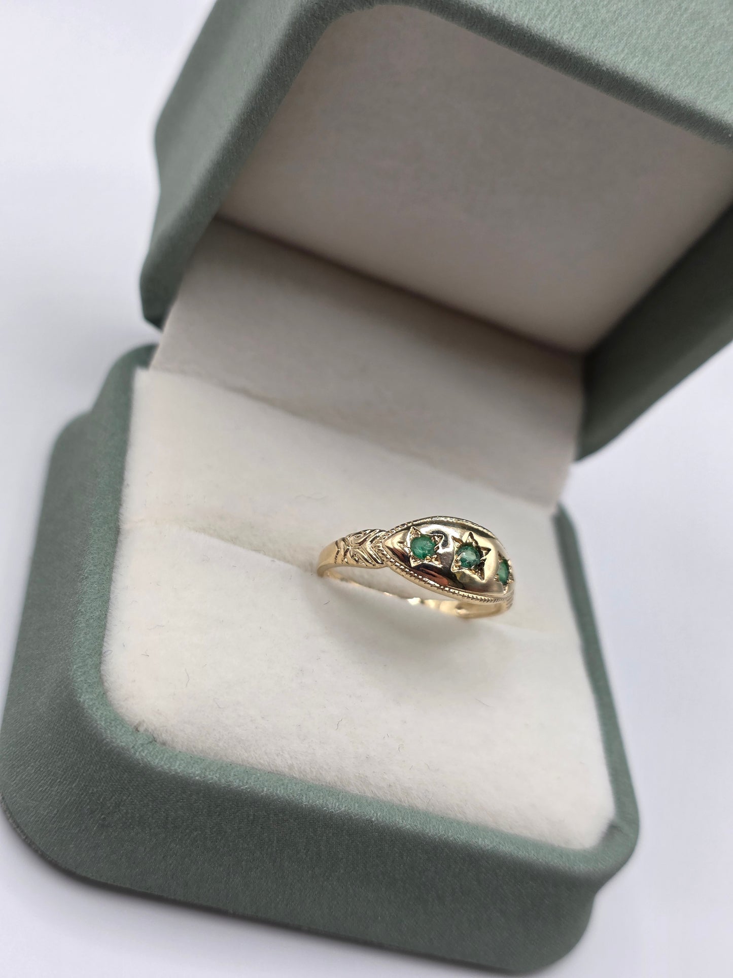 9ct gold emerald gypsy ring