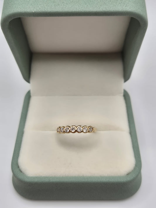 9ct gold cz ring