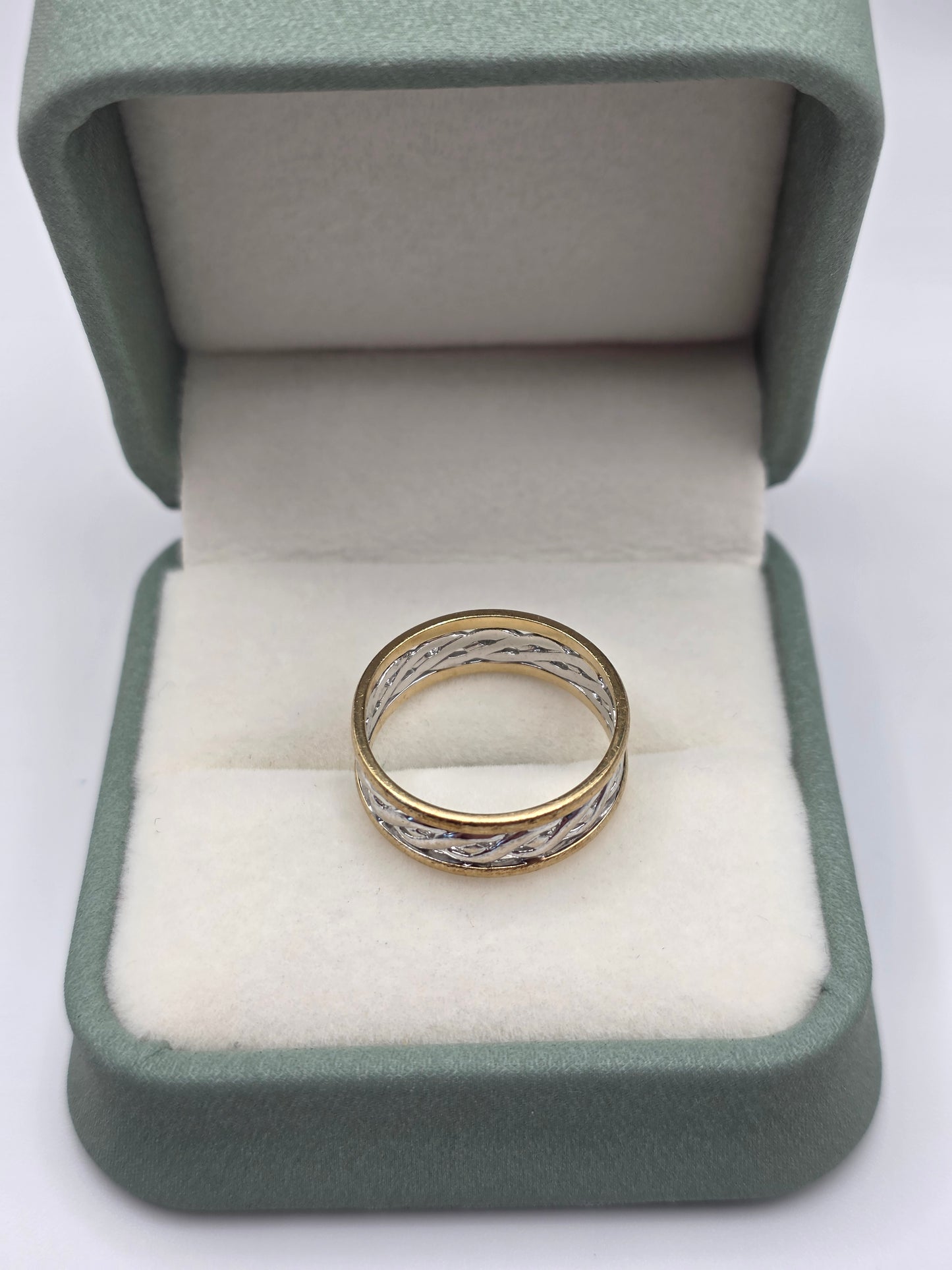 Heavy 9ct two tone gold celtic ring