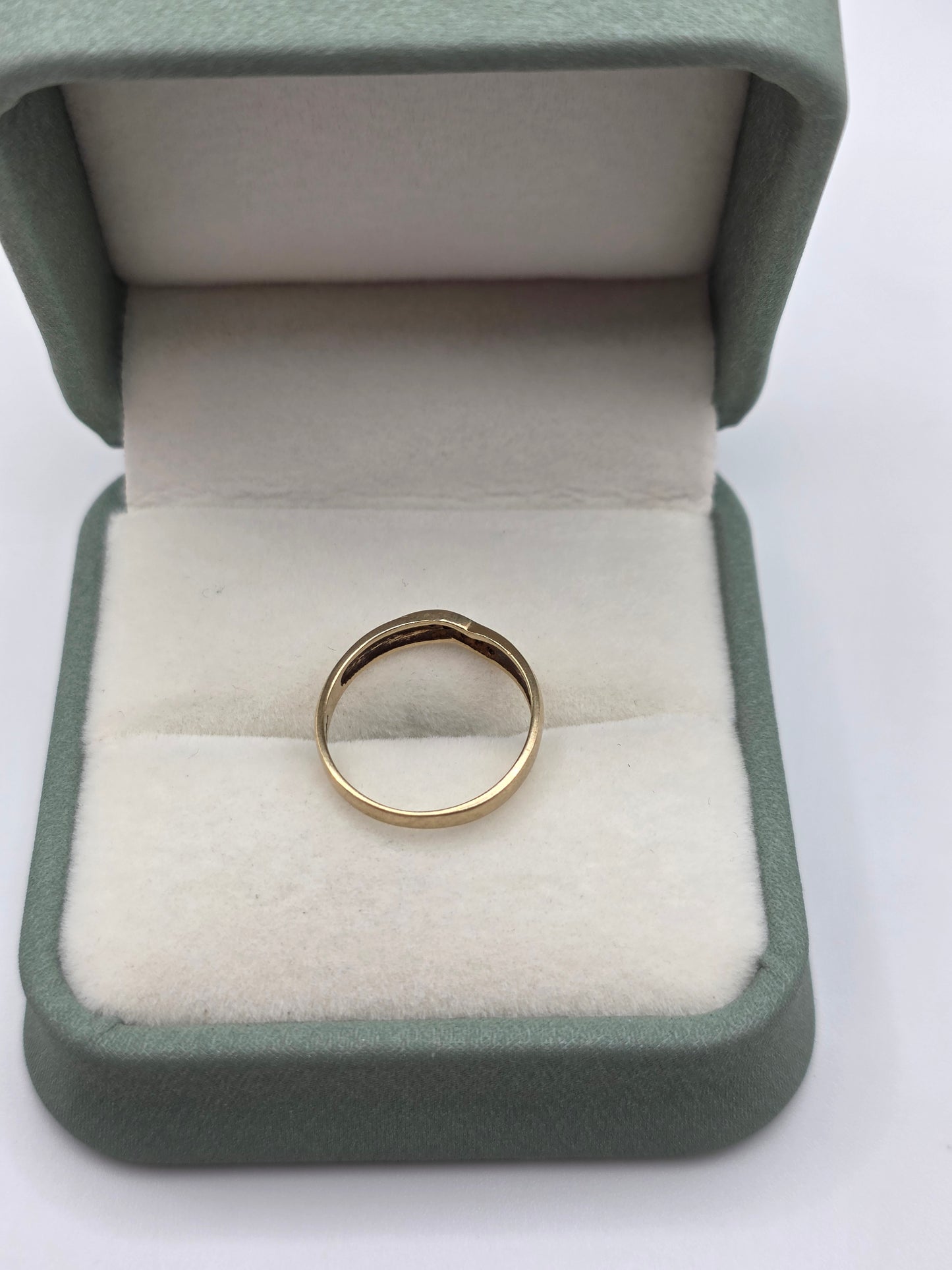 9ct gold diamond ring
